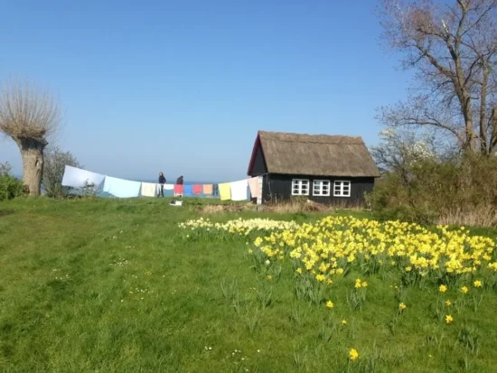 Udgravet hul ved fliseterrasse